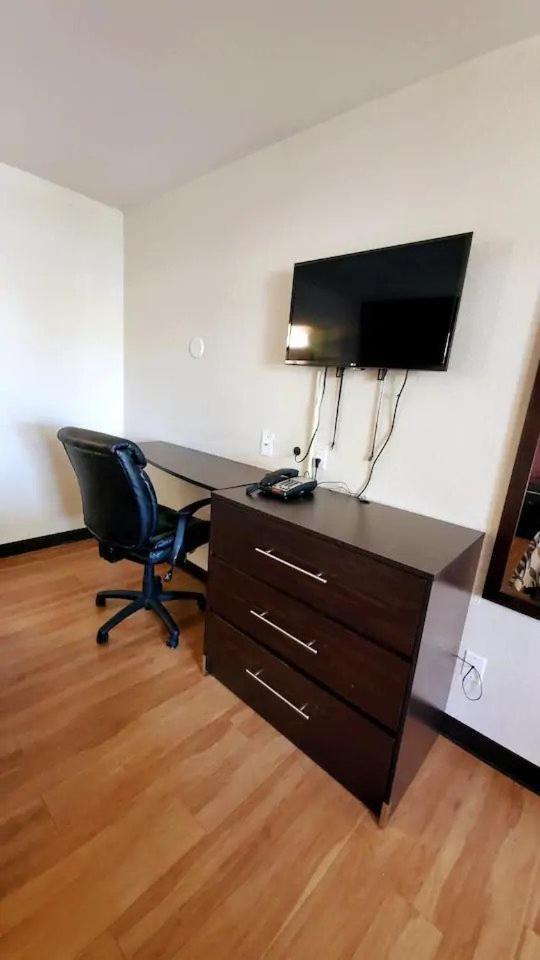 Sacramento Inn & Suites North Highlands Екстер'єр фото